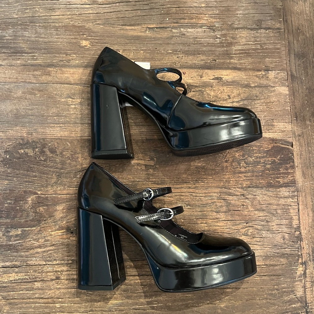 High-Heel Platform Shoes With Buckles